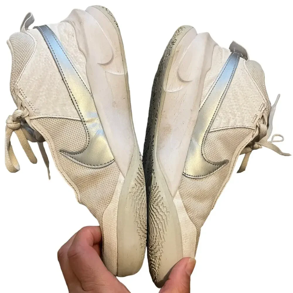 Nike basketball shoes size 6 (small men’s)